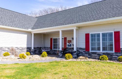 Deep Creek Retreat Hot Tub 85 inchTV all one level - Foto 3