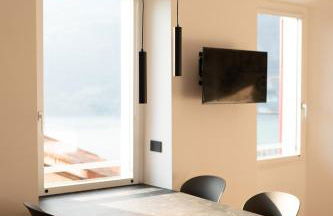 DN ART ROYALE - APT D first floor with lake view terrace and hot tub - APT N ground floor with internal whirpool - Foto 28