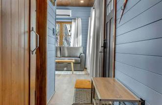 Modern Tiny Home Wraparound Deck - Foto 21