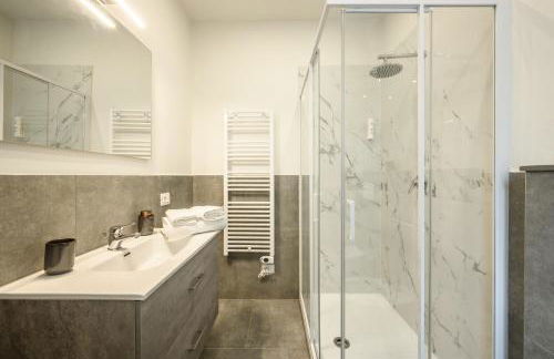 College Suites - Photo 28