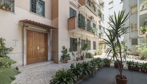 GuestHost - San Giovanni Apartment with Balcony - Foto 2, Imagen principal