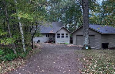 Spooner Shores - Wooded, Lakefront Retreat - Foto 33