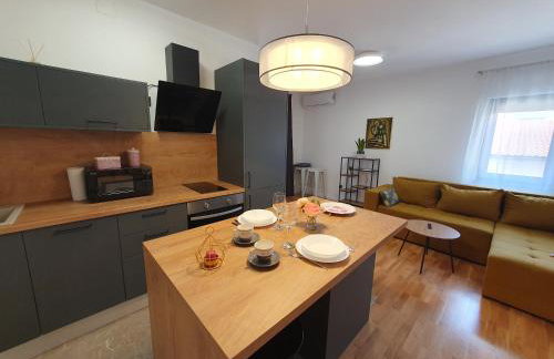 City heaven,self check in, with free parking - Foto 1