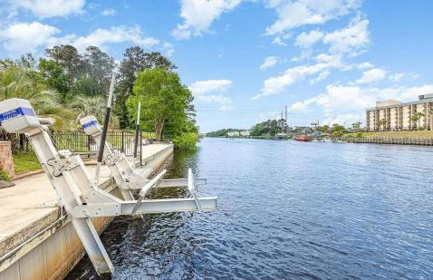 Paradise on Ocean Waterway Huge 5000 sq ft w Private Pool, Boat Dock, Grand Piano, Game Tables, BBQ, 1 acre Yard, Crib, Sleeps 34 - Photo 52