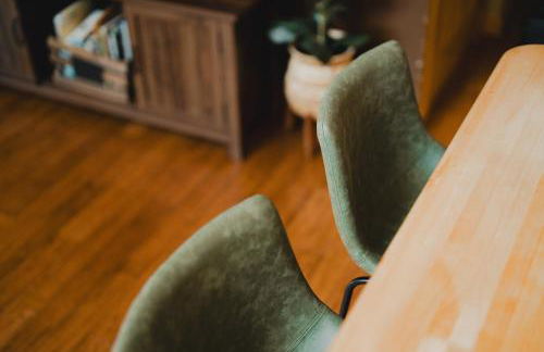 Cabin Minutes to Mt Rainier - EV, HotTub, 2 Queen and Twin - Photo 17