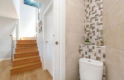 Casa nueva con piscina y vistas al mar - Foto 31