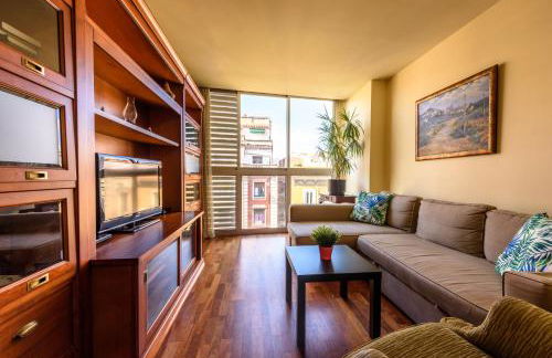 RamblasRentals Stylish Bright 3BR New Catalan Flat 10m Ramblas - Parking - Wifi - Photo 1