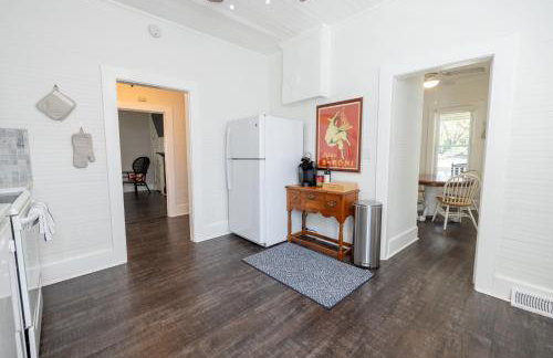 Cozy Downtown Seneca Bungalow - Foto 20