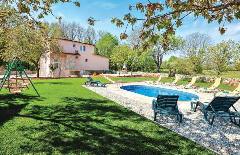 Four-Bedroom Holiday Home In Lecevica - Foto 1