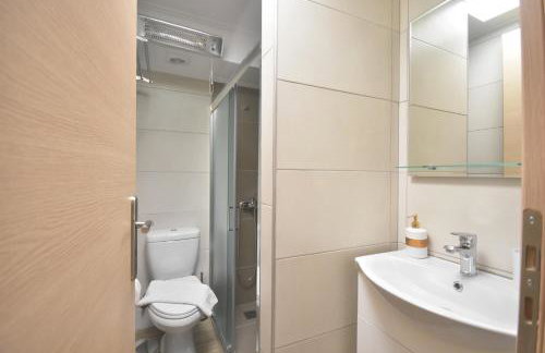 A&J Apartments or Rooms athens airport - Foto 56