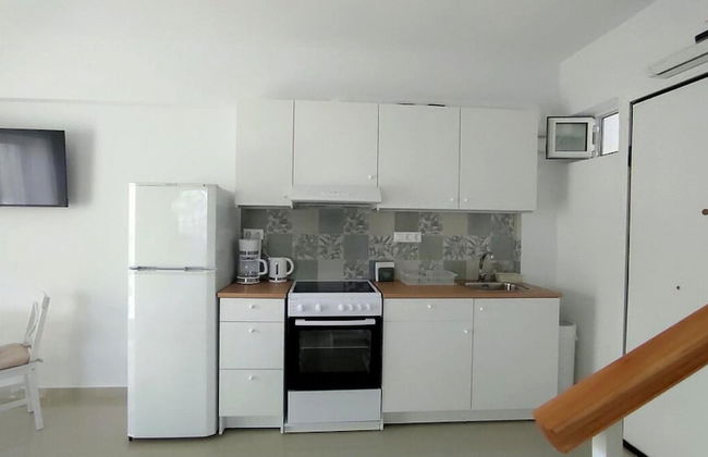 Myra Stunning Seaview Maisonette - Foto 15