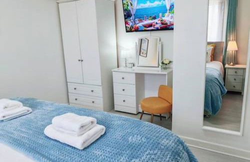 Fully accessible bungalow by the Beach - Photo 22