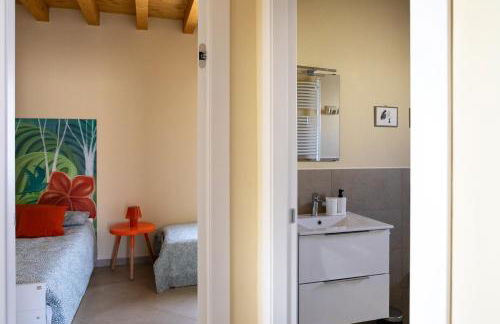 Casa con ampio terrazzo, vista lago e giardino - Foto 15