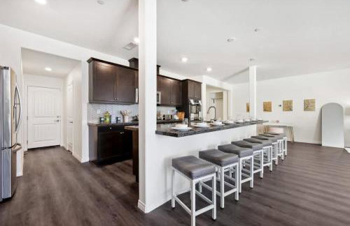 Entire Private Home with 5 Bedrooms 3 Bathrooms, 3000 sqft, Gated Yard, Garage, Nice View, Available Now - Foto 34