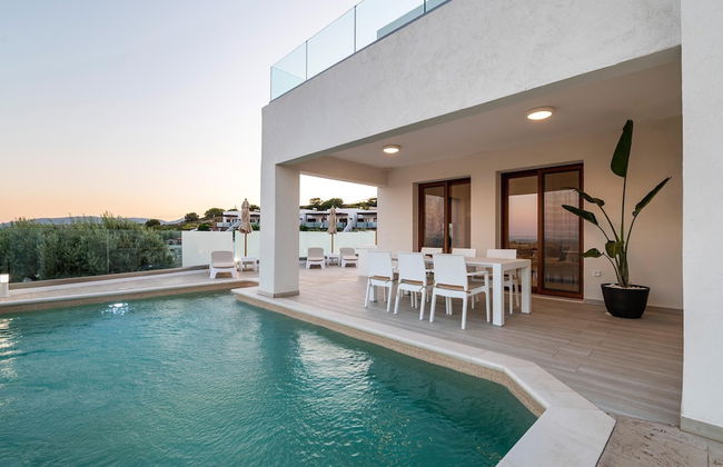 Villa Oriens - Photo 1