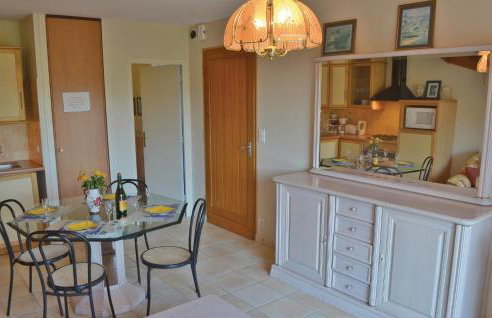 2 Bedroom Amazing Home In Plomeur - Foto 8