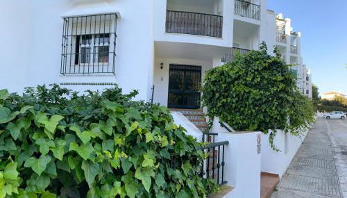 Apartamento con terraza en primera línea de playa - Foto 2