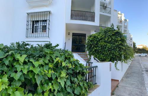 Apartamento con terraza en primera línea de playa - Foto 2