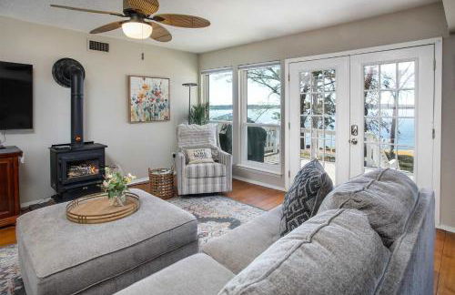 Lakefront House with Boat Dock, BBQ in Peaceful Flint - Foto 17