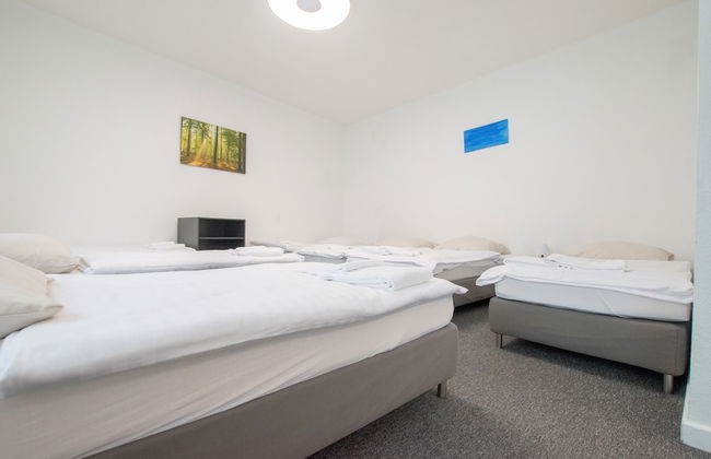 Spacious House - Photo 28