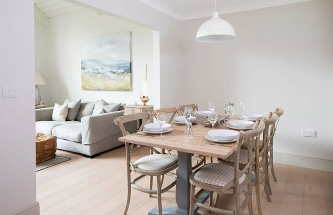 Superior House for 6 Near Beach w Parking Garden - Foto 75