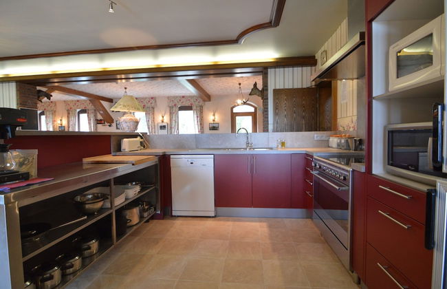 Former Hotel with Swimming Pool, Hot Tub, Sauna for Family Groups - Foto 13