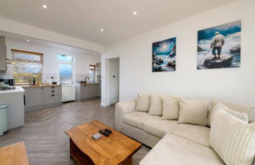 Welsh 3 Bedroom Retreat w Garden Parking Wifi - Photo 1