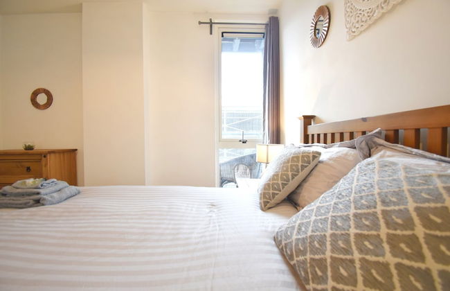 MK Hub Apartment with Oak Furniture - Foto 3