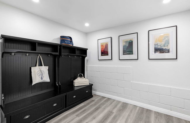 The Matterhorn Manor by Avantstay Harry Potter Inspired A-frame Home w/ Hot Tub & Views - Foto 17