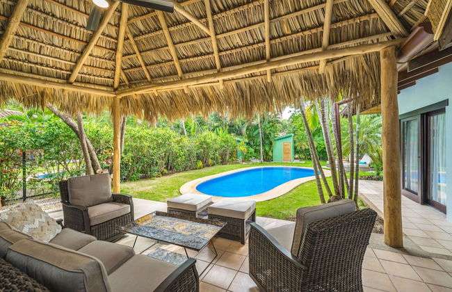 Tropical Retreat - Private Pool, Steps To Beach 2 Bedroom Villa by RedAwning - Foto 14