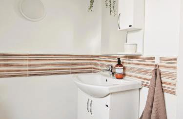 Central Park Apartments - Photo 20