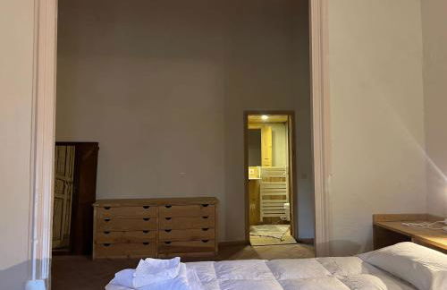 CASA RURAL DE ENSUEÑO EN CANTALLOPS CON 9 HABITACIONES DOBLES CON BAÑOS PRIVADOS Y PISCINA DE 20M x 2,70M - Foto 52