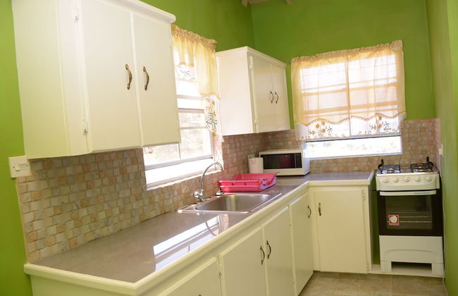 Hillview Apartments and Vehicle Rental - Foto 14