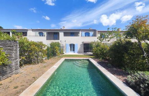 Awesome Home In Saint-Laurent-De-La-Ca - Foto 1