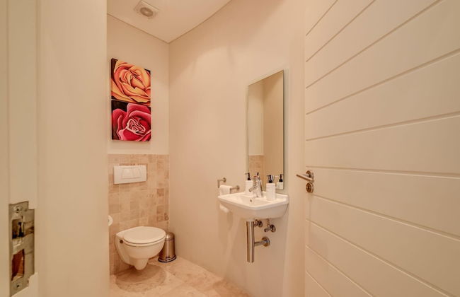 Multi-level Family Villa w Private Pool Views Lions Crest - Foto 21