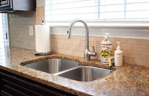 Sojourn Beautiful Family Home with Backyard in Ghent - Foto 19