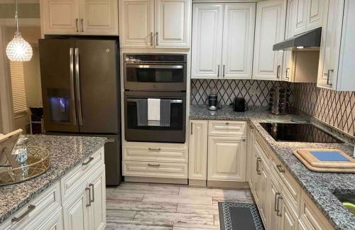 Renovated 3bedroom 2.5bath 2 story house w/ garage - Foto 23