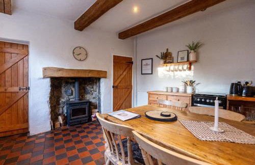 WEST VIEW COTTAGE - Charming Wensley Cottage in the Heart of Peaks - Photo 24
