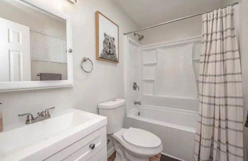 Bear Forest Hideaway, 5 Bed's, Indoor Fireplace! - Foto 2