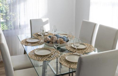 Modern Oasis with Pool & Jacuzzi near Universal Studios - Foto 4