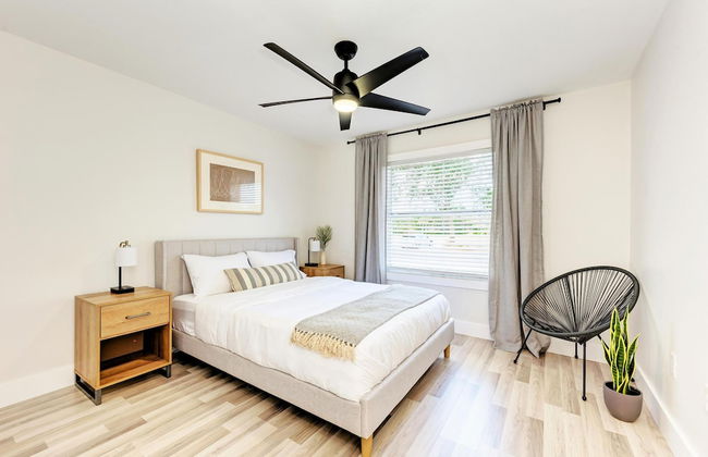 Charming Florida Beach Home w King Bed Patio - Photo 17