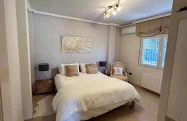 Totally Private Lux Boutique Villa Sleeps 11 - Foto 7