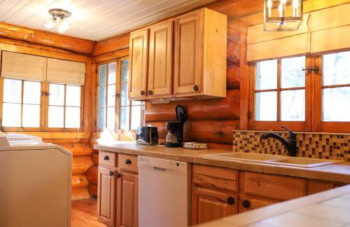 Historic Log Cabin #14 at Horse Creek Resort - Foto 6