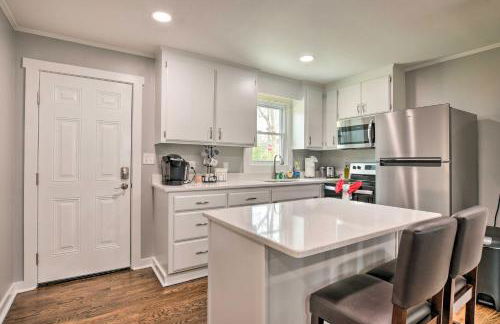 Cozy House with Private Yard, Close to Downtown - Foto 10