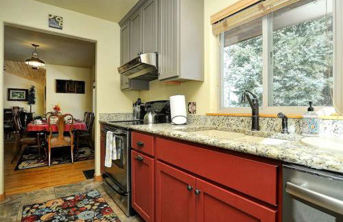 Fantastic Mountain Cottage with a Hot Tub on Beautiful Chalk Creek in Nathrop, Colorado - Foto 13