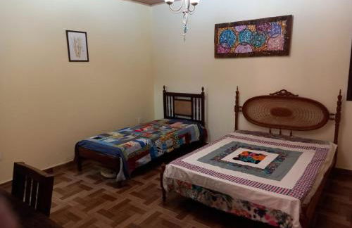 Casa de campo serrana, alegre e com piscina - Foto 44