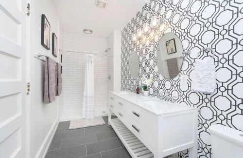 Family Haven with Hot Tub-Near Downtown Indy - Foto 26