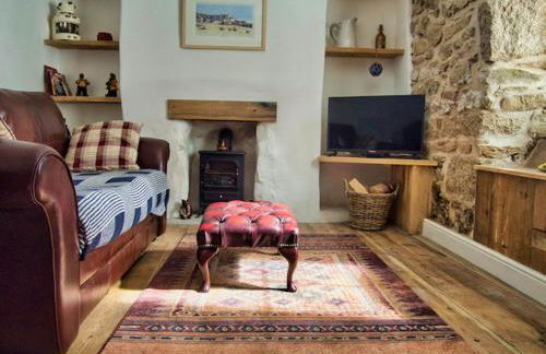 Knocker Cottage is a 3 bedroom made up of 1 double bedroom and 2 small double bedrooms in small village 10 min to beaches - Foto 32