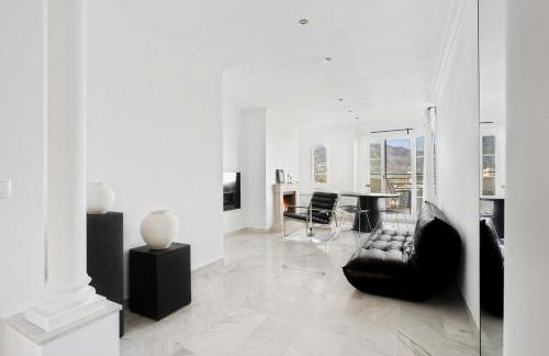 Unmatched Location, Breathtaking Views, Garage - Foto 1