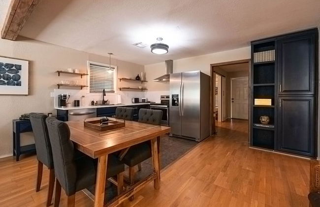 Escape to a Restored 1920s East Waco Bungalow - Foto 21